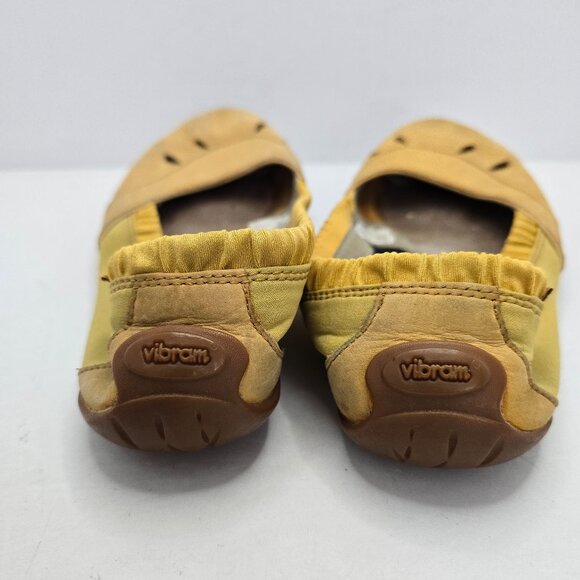 Merrell | butter yellow suede Vibram sole round toe ballet flats shoes | WMS 7 - Picture 6 of 9